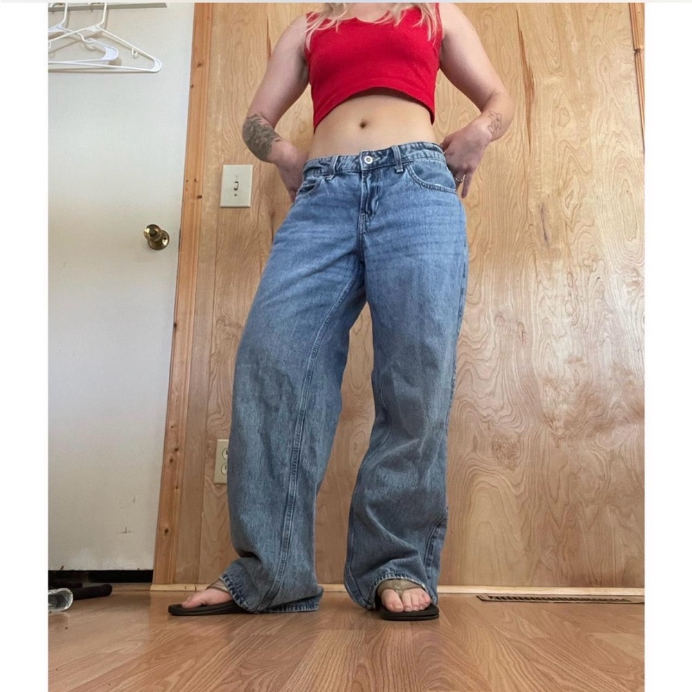 High-Rise Relaxed Fit Women's Jeans in Light Blue